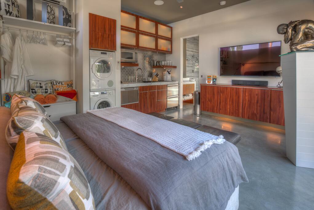 Fully self-contained guest house with washer/dryer, dishwasher, refrigerator/freezer, ice maker & 60" HD TV +surround sound!