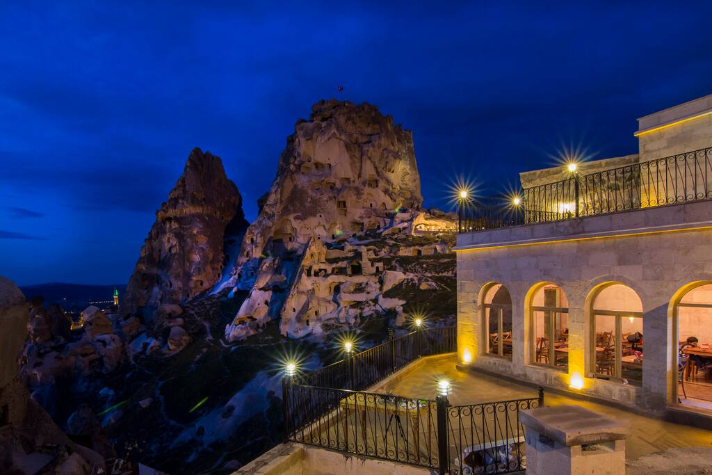 Caldera Cave Hotel
