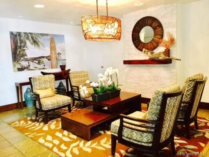 Waikiki Luxury Studio Condo On The Beach! - Honolulu, HI