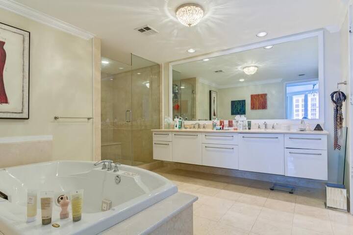 Luxury Condo Ocean View Paradise gallery image 5