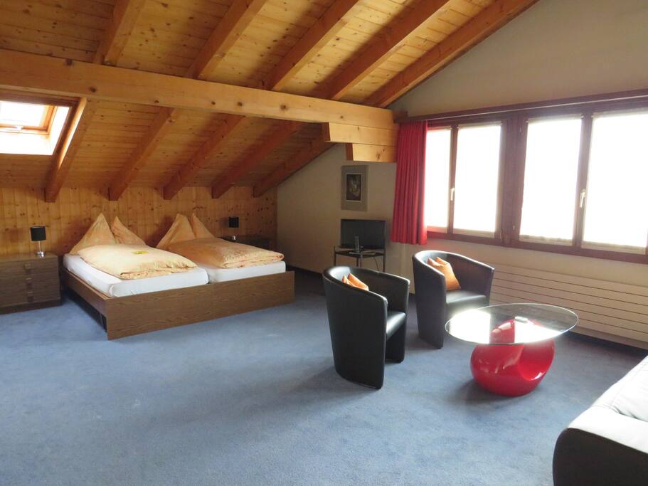 Ein Schlafzimmer
one sleeping room