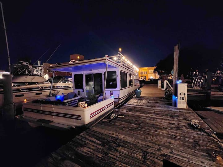 yacht cabin rental