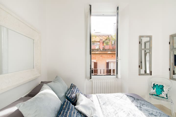 Brightful Boutique Apartment in the Heart of Trastevere gallery image 4