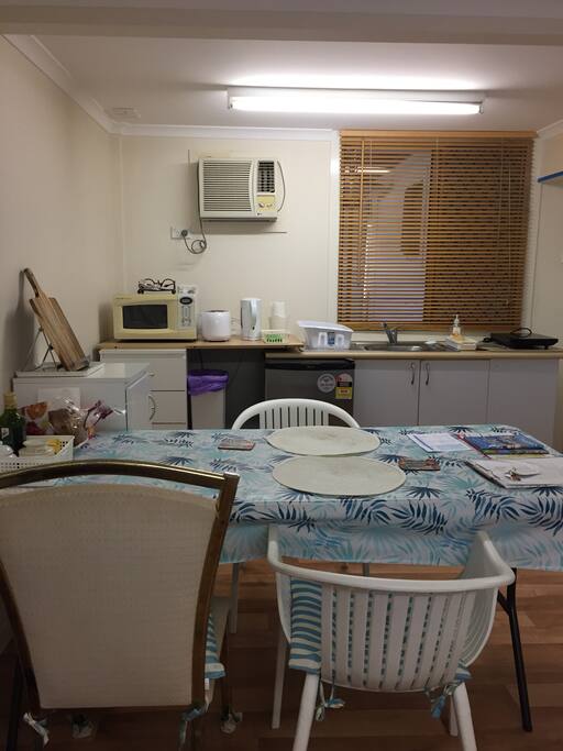 Large kitchen table, can use as desk