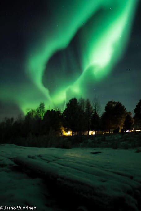 Aurora's show on the riverbank of Kemijoki.