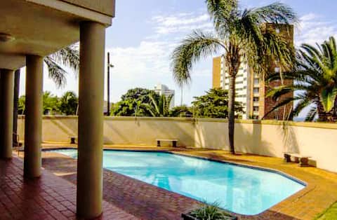 Umhlanga apmt * 2 mins from beach * pool