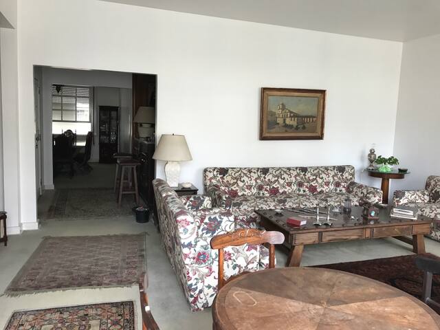 Entre Copacabana e Ipanema, wifi, garagem, metro! gallery image 5