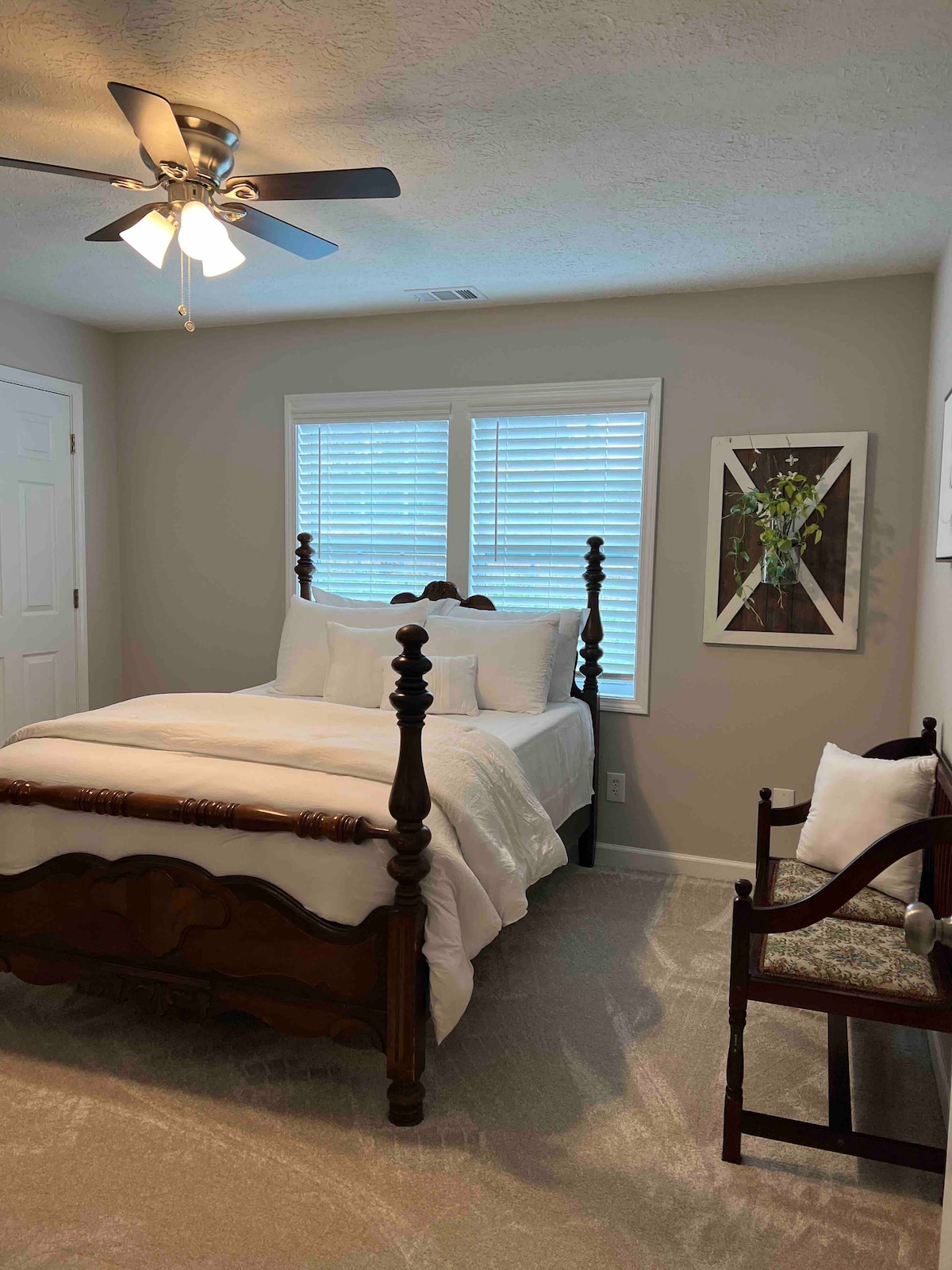 Sharp Cottage - 4BR 3 BA