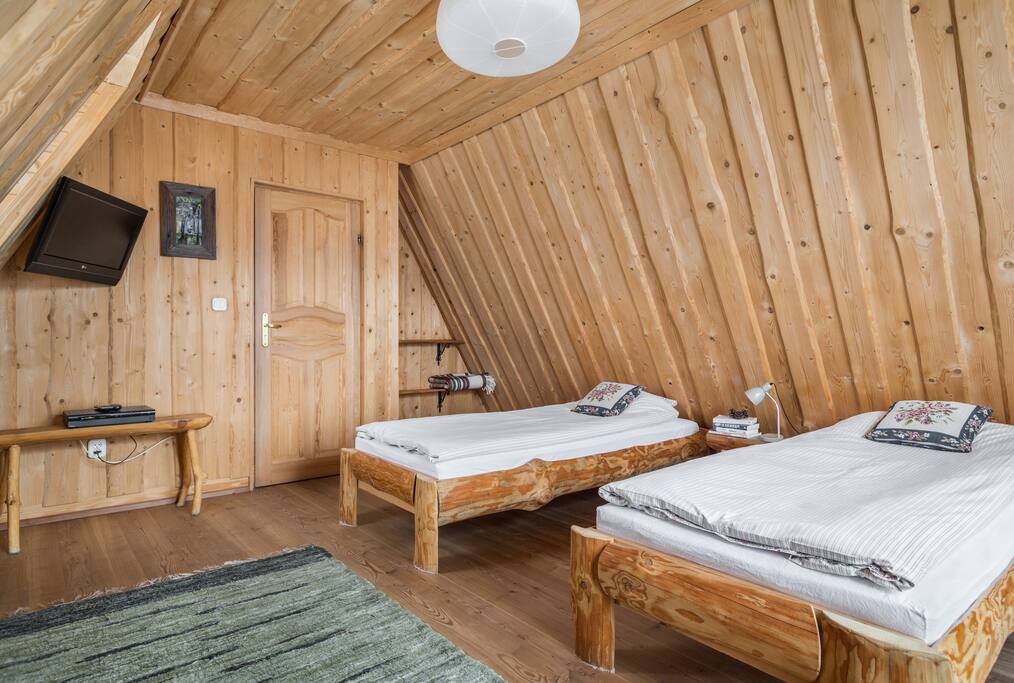 pierwszy pokój na piętrze z balkonem i fenomenalnym widokiem na Tatry