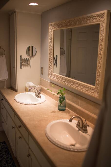 Dual sinks in the bathroom