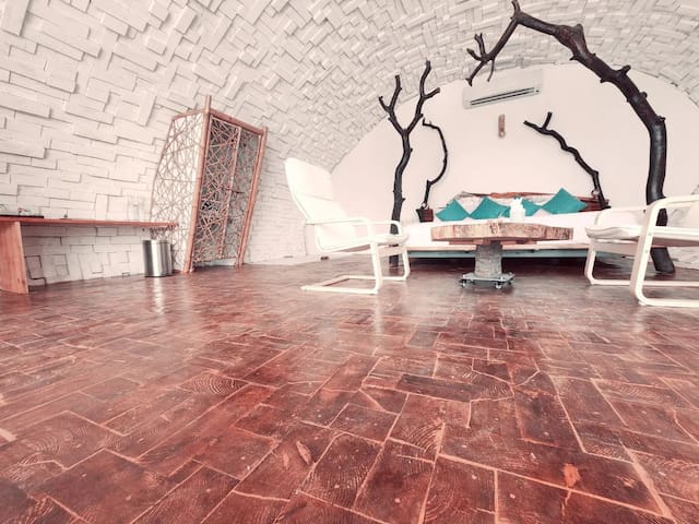 cavesbycraftels managed Airbnb listing 1