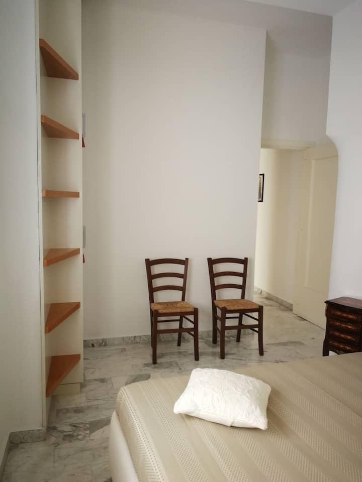 Schlafzimmer 2