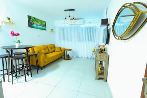 Shlomo's lounge. Beautiful new apartment 5 minutes drive from the sea