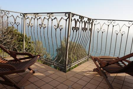 Top 20 furore, italy vacation rentals, vacation homes & condo ... Cabina doccia rosy glass