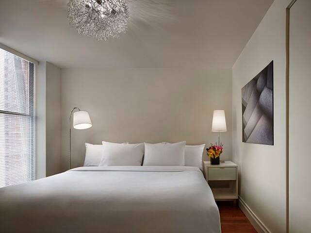 AKA Times Square-2Bedroom – Washer/Dryer, Kitchen gallery image 4