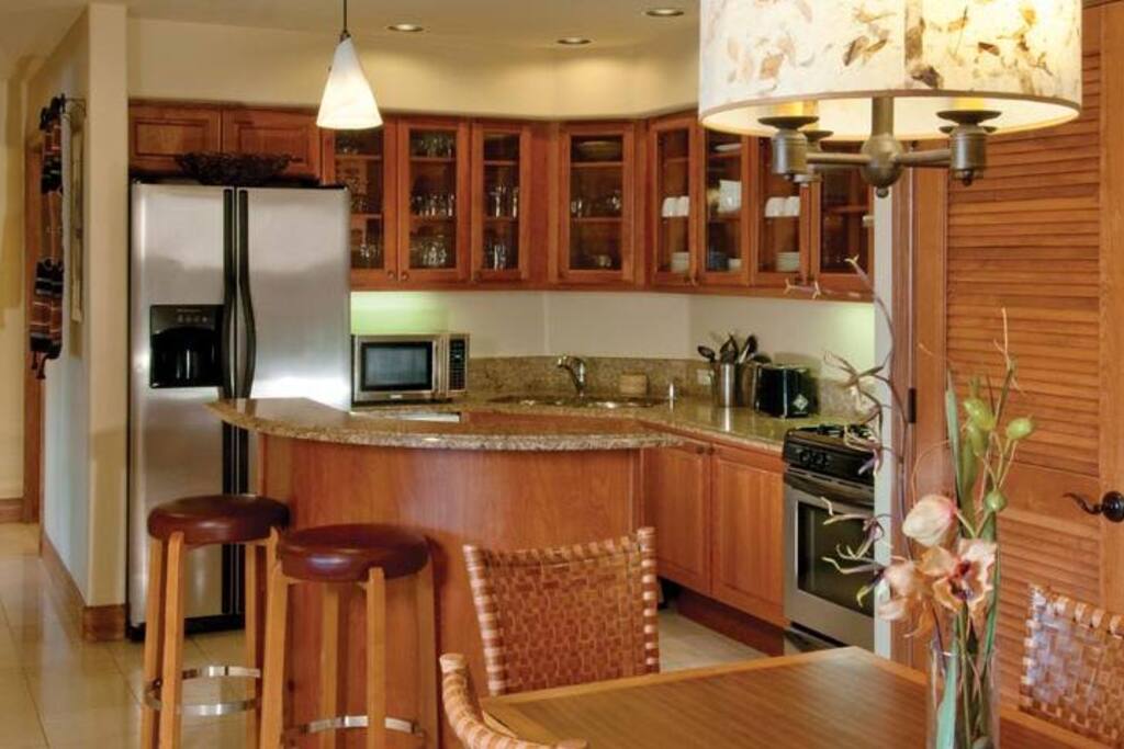Kitchen and dining area.