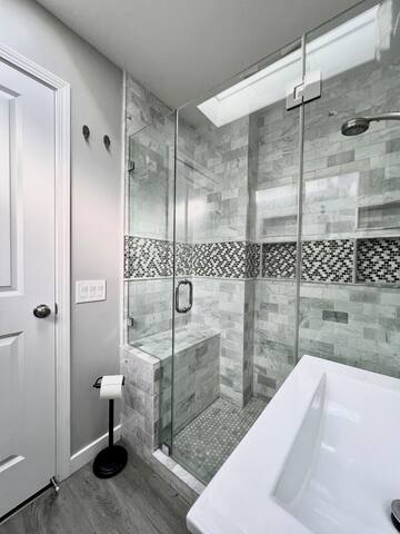 Splendid Custom Bungalow | Stanford | Meta | IKEA gallery image 5