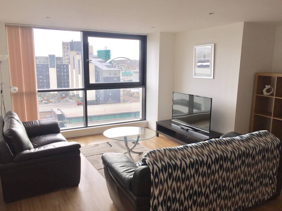 Floor to ceiling Windows.