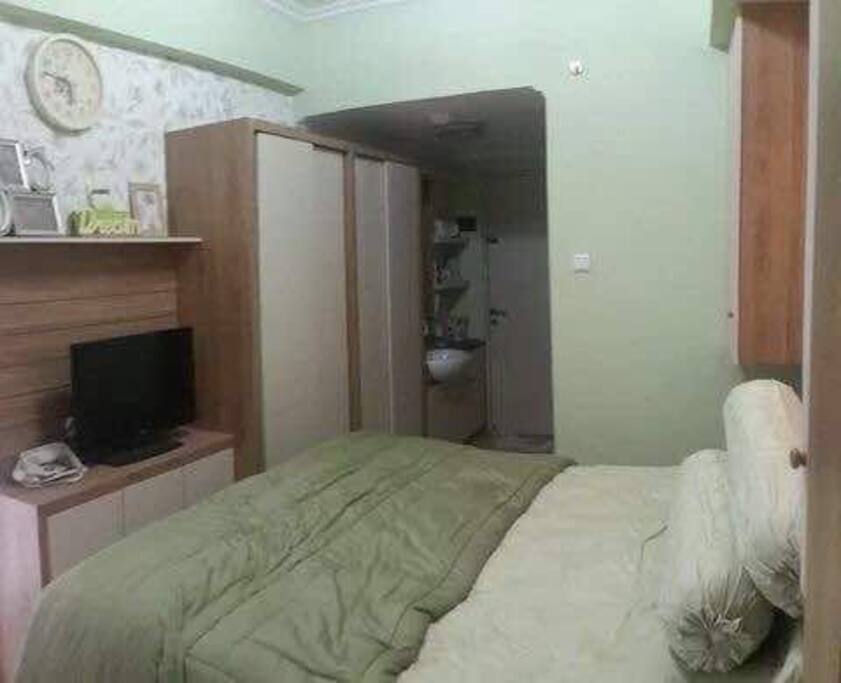 Bed room