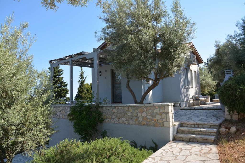 Your villa is fully equipped to provide you with everything that you might wish for a pleasant stay...