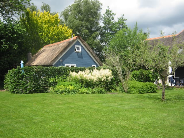 De Zuiderhof Giethoorn Blauwe huisje