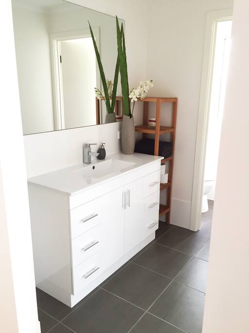 3-way main bathroom