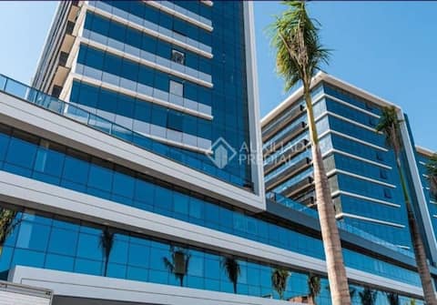 Max Plaza.Modern.  Complete. Academia Pool.