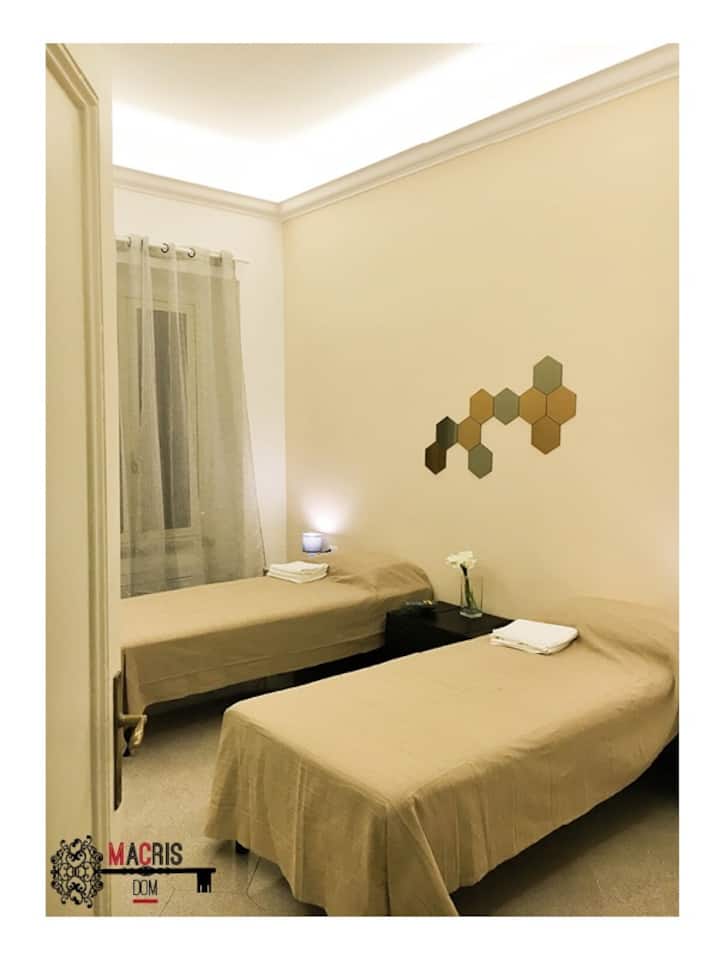 Spacious bedroom 20m²  - 2 single beds 90x200. Possibility to join beds for a King Size (180x200)