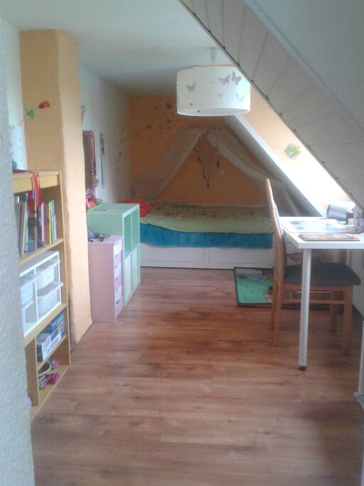 Schlafzimmer 1
