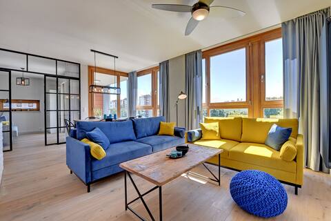 Aura Luxury Riverfront 192