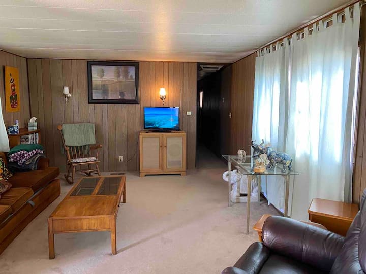 Cozy Simple Grandmas Place - Green River, UT