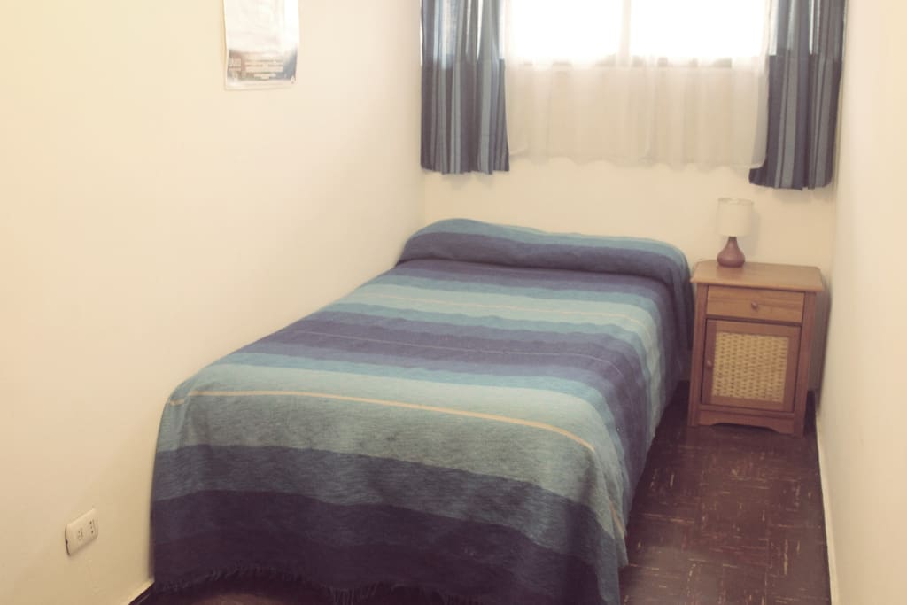Habitación para 1 o 2 personas/ Bedroom for 1 or 2 people