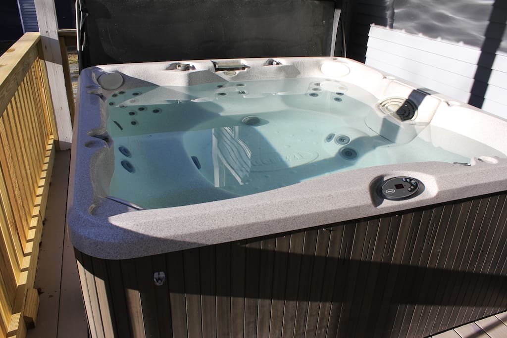 After A Hard Days Skiing-Enjoy The Air Blowing Water Jets & Pulsing Jet Message Mode to Rejuvenate Your Aching Muscles