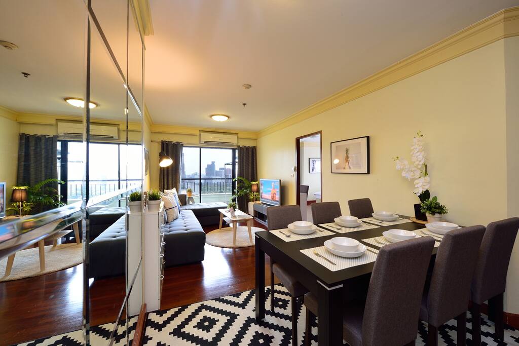 Big Comfy Living room with TV & Sofa for everyone to relax!