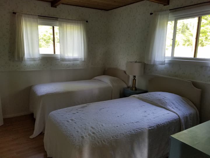 Dormitorio 2 - Mirando hacia el dormitorio desde la puerta