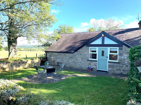 Country cottage with beautiful open views