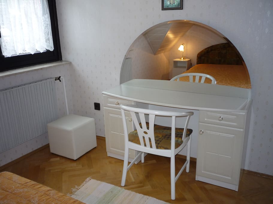 szoba franciaággyal