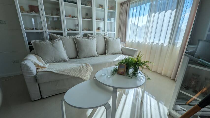 Stylish Elevator 3BR near Daan Park | For Families gallery image 4