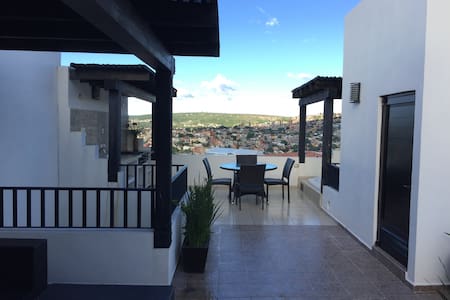 ENTIRE HOUSE & MAGNIFICENT VIEW!!