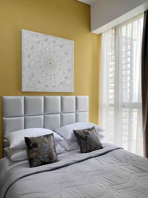 Taman Anggrek | 1 BR + Sofa Bed | Mall Connected