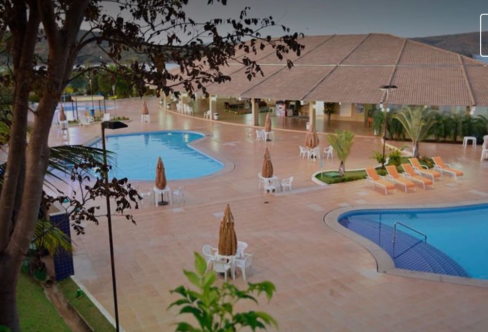 Condomínio Enseada Náutico - área das piscinas.