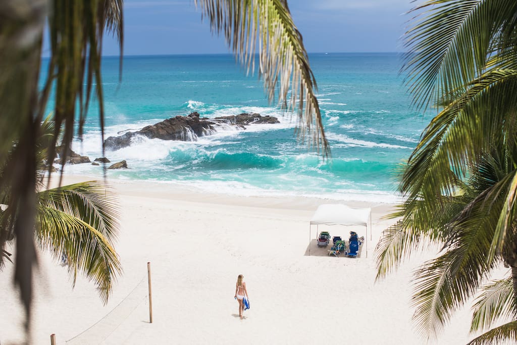 The bluest of blue waters right in front of Casa Mariposa