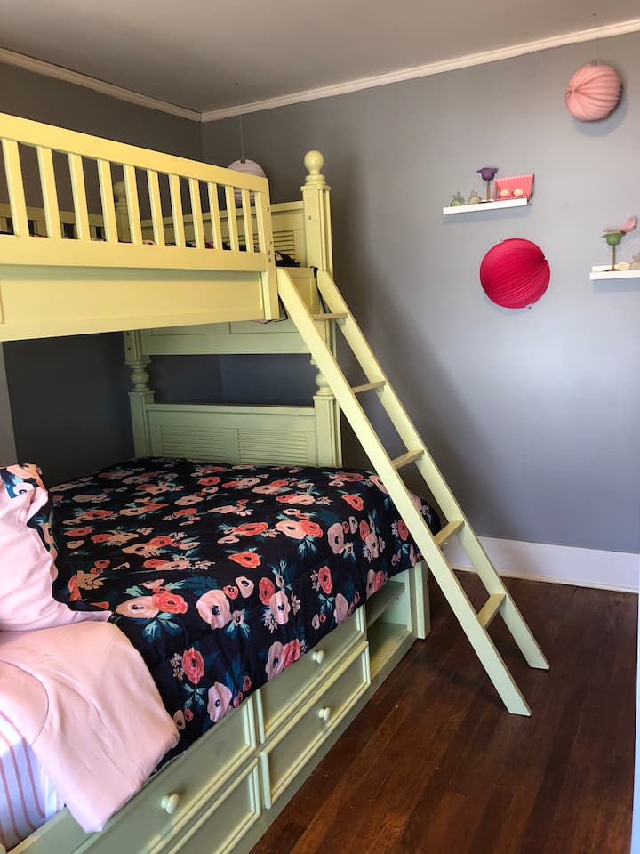 საძინებელი 4