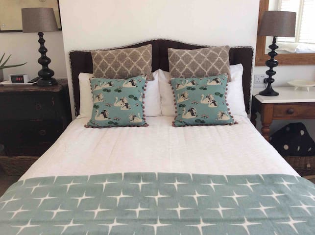 Airbnb Bristol Holiday Rentals Places To Stay