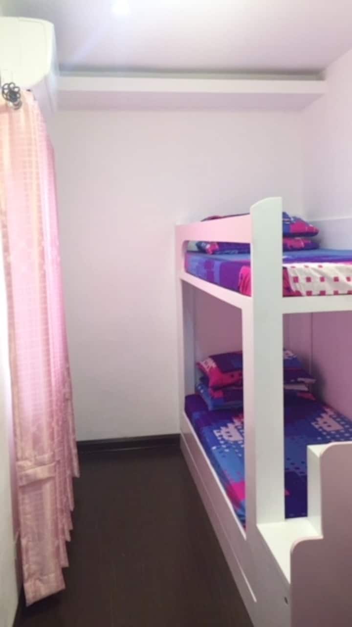 Втора соба - собира до 3 лица 
( кревет на спрат со кревет на извлекување)