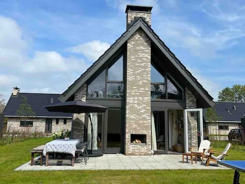 Luxury holiday home on the Fluessen