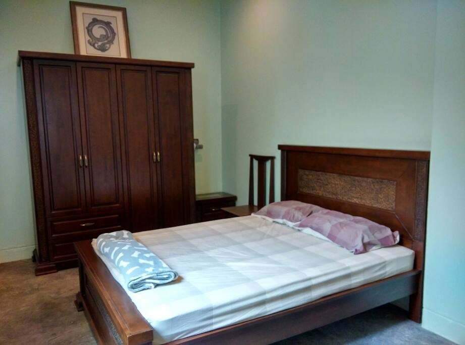 Private room with attached bathroom
and fish pool view