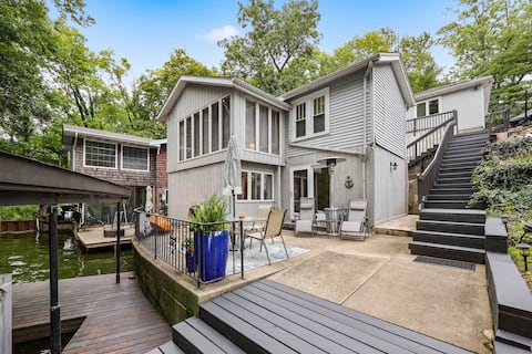 Charming 2 Bedroom Cottage on Lake Decatur