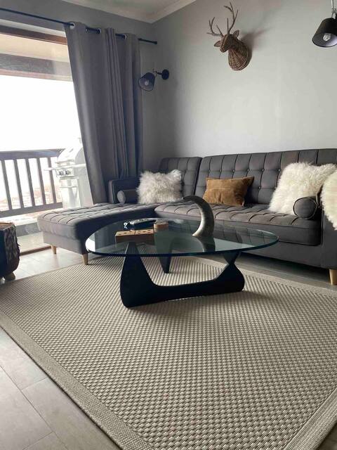 Luxury apartment, newly renovated, ski in-out