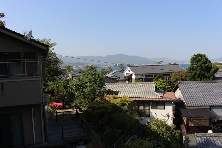 Private room with 1 bedrooms in Hiroshima - 宮島でのんびり過ごせる日本の家（１階）